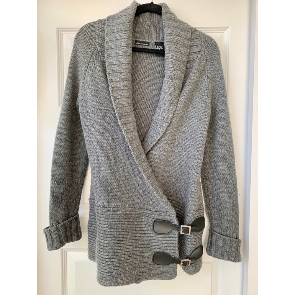 Chunky grey sweater / cardigan